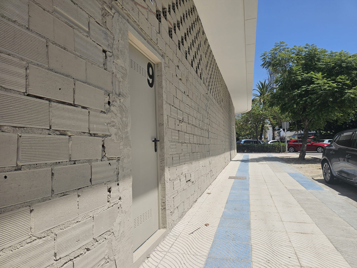 Commercial unit for sale in San Pedro De Alcántara Costa Del Sol, Málaga, Spain