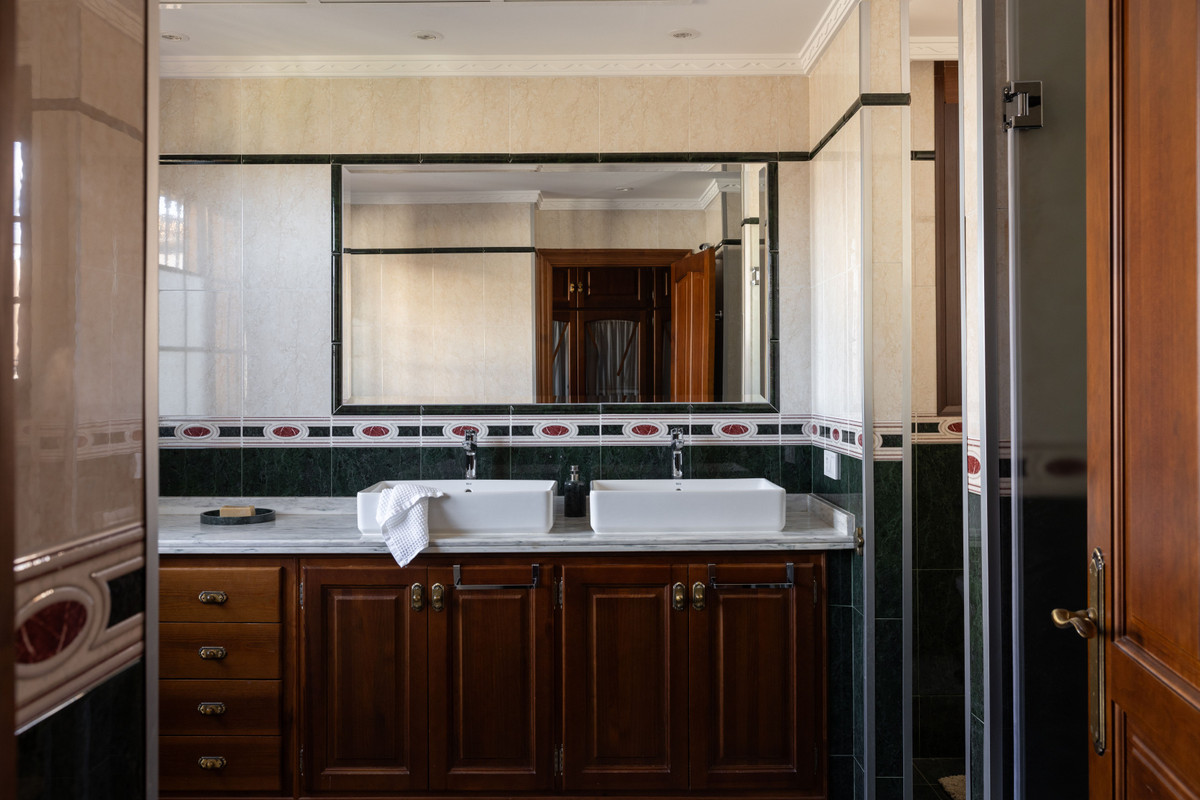 4 Bed Townhouse for sale in San Pedro De Alcántara Costa Del Sol, Málaga, Spain