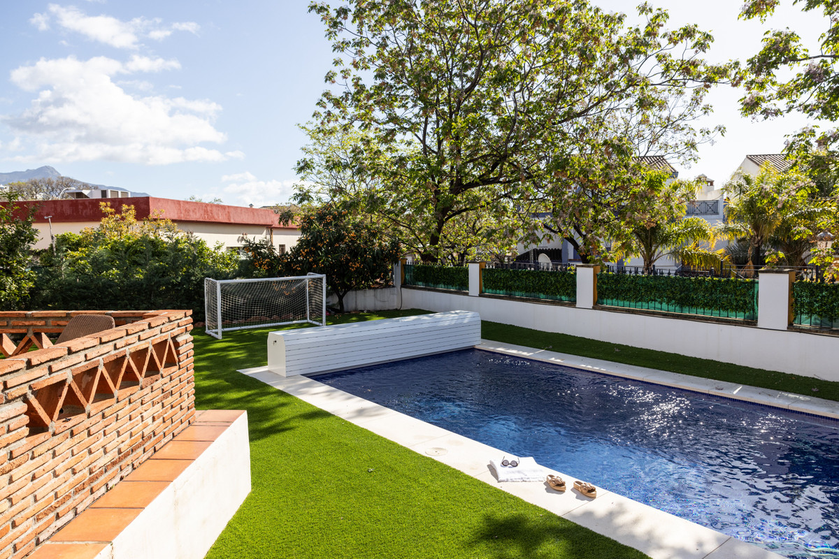 4 Bed Townhouse for sale in San Pedro De Alcántara Costa Del Sol, Málaga, Spain