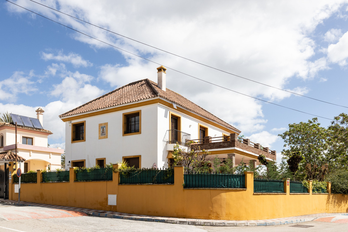4 Bed Townhouse for sale in San Pedro De Alcántara Costa Del Sol, Málaga, Spain