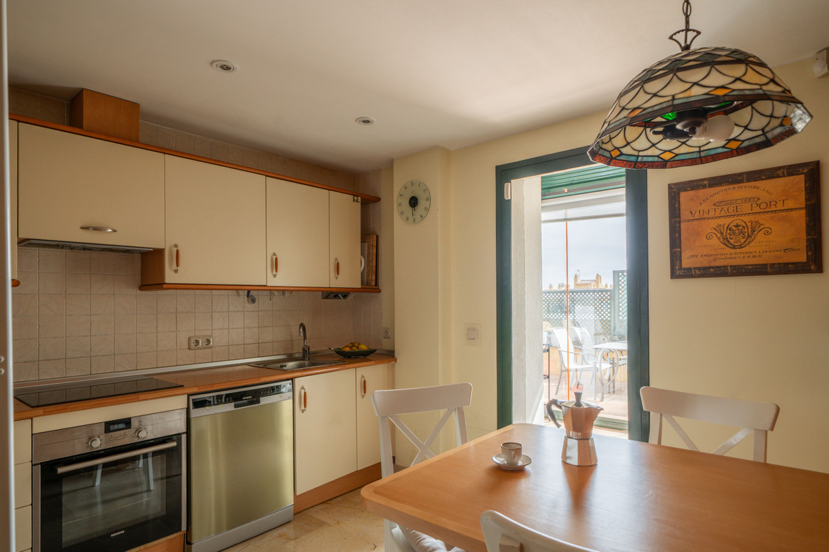 4 Bed Apartment for sale in San Pedro De Alcántara Costa Del Sol, Málaga, Spain