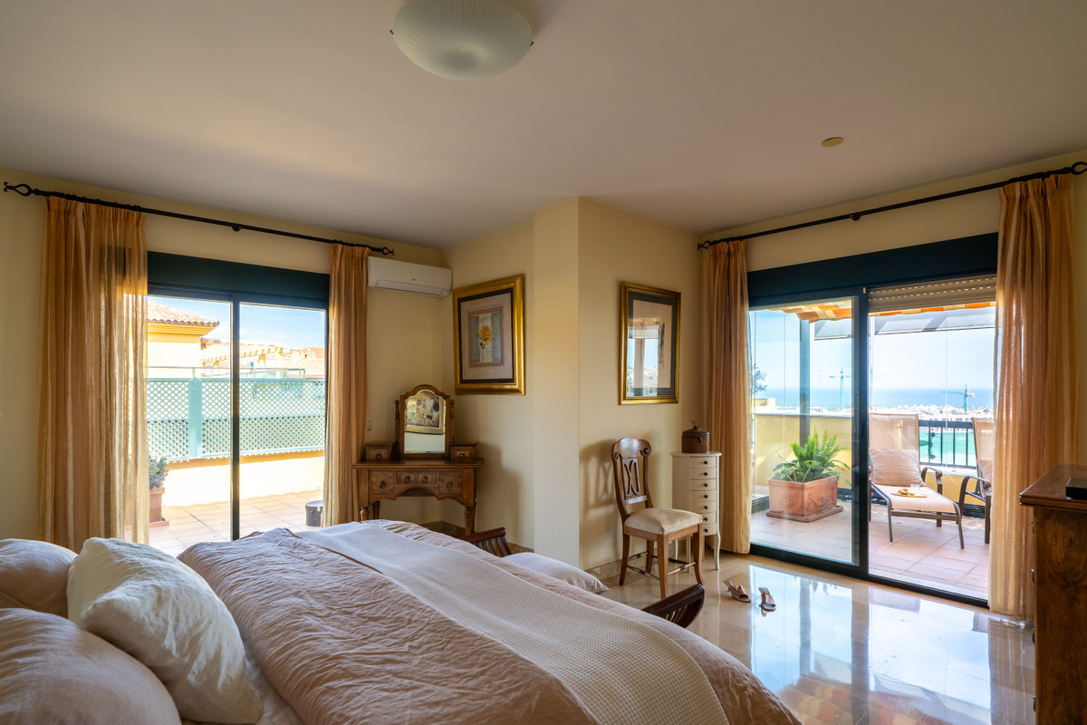 4 Bed Apartment for sale in San Pedro De Alcántara Costa Del Sol, Málaga, Spain