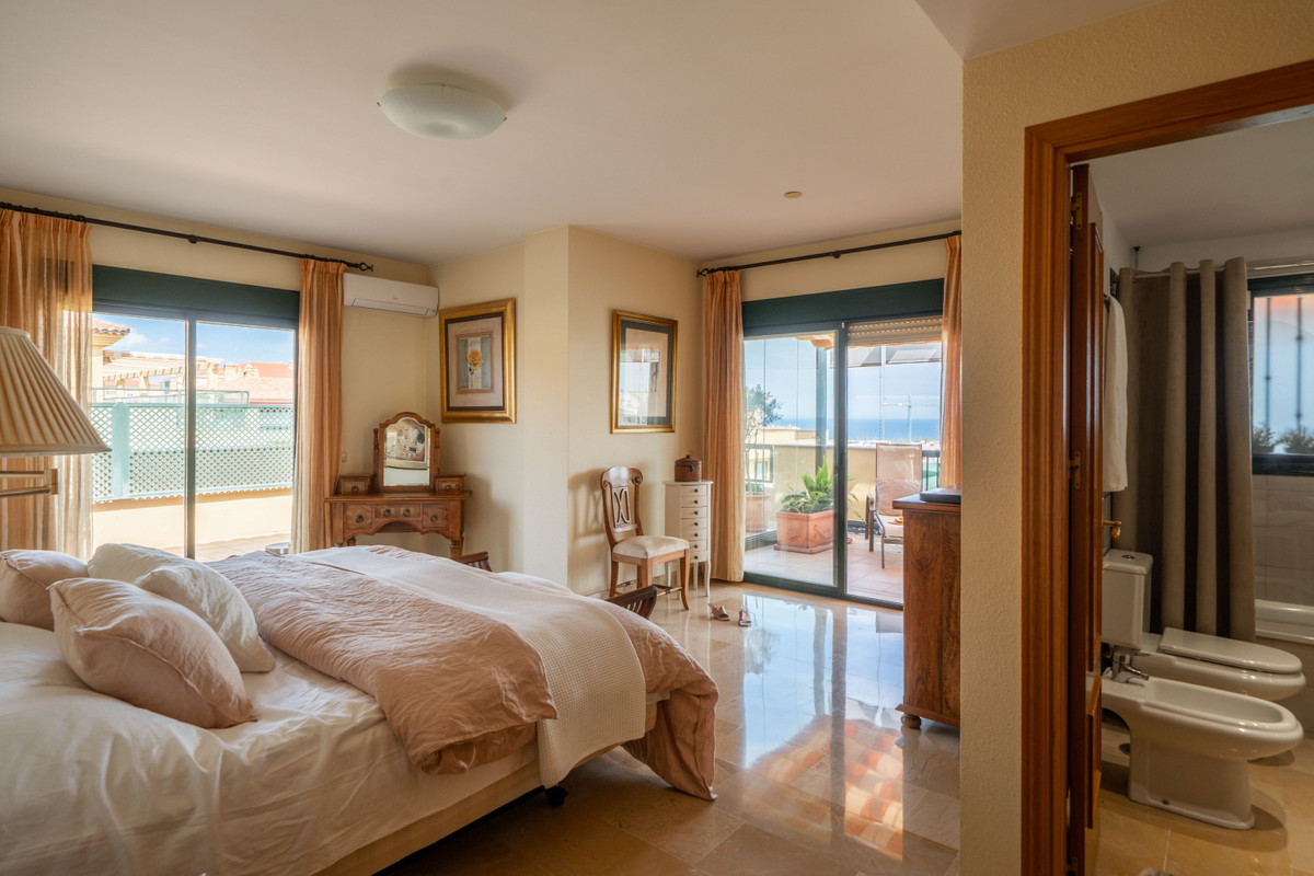 4 Bed Apartment for sale in San Pedro De Alcántara Costa Del Sol, Málaga, Spain