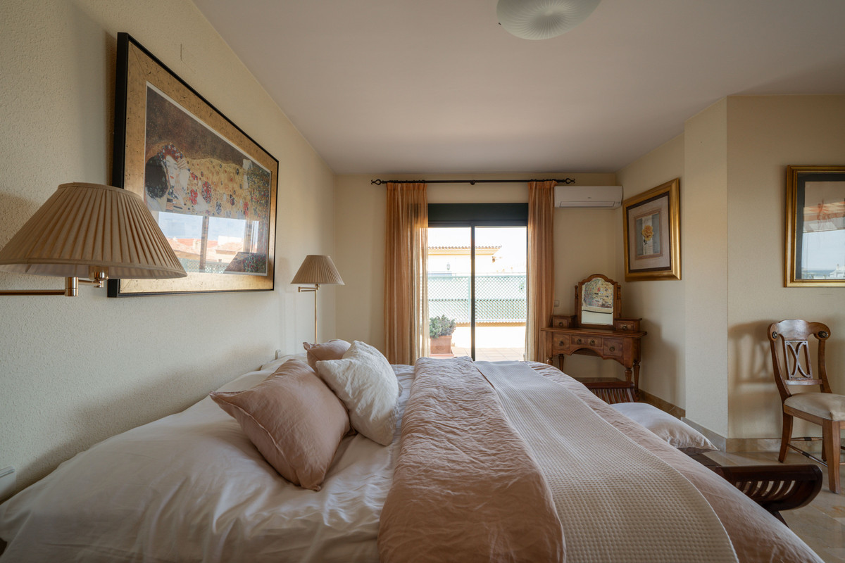 4 Bed Apartment for sale in San Pedro De Alcántara Costa Del Sol, Málaga, Spain