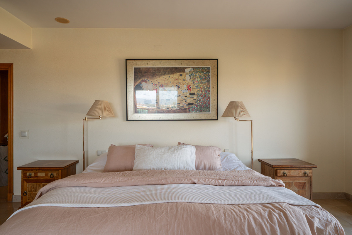 4 Bed Apartment for sale in San Pedro De Alcántara Costa Del Sol, Málaga, Spain