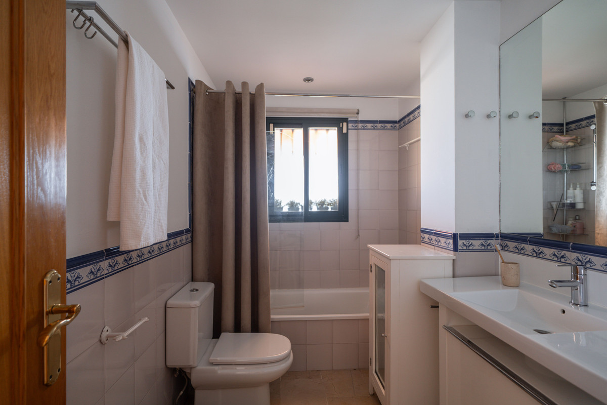 4 Bed Apartment for sale in San Pedro De Alcántara Costa Del Sol, Málaga, Spain