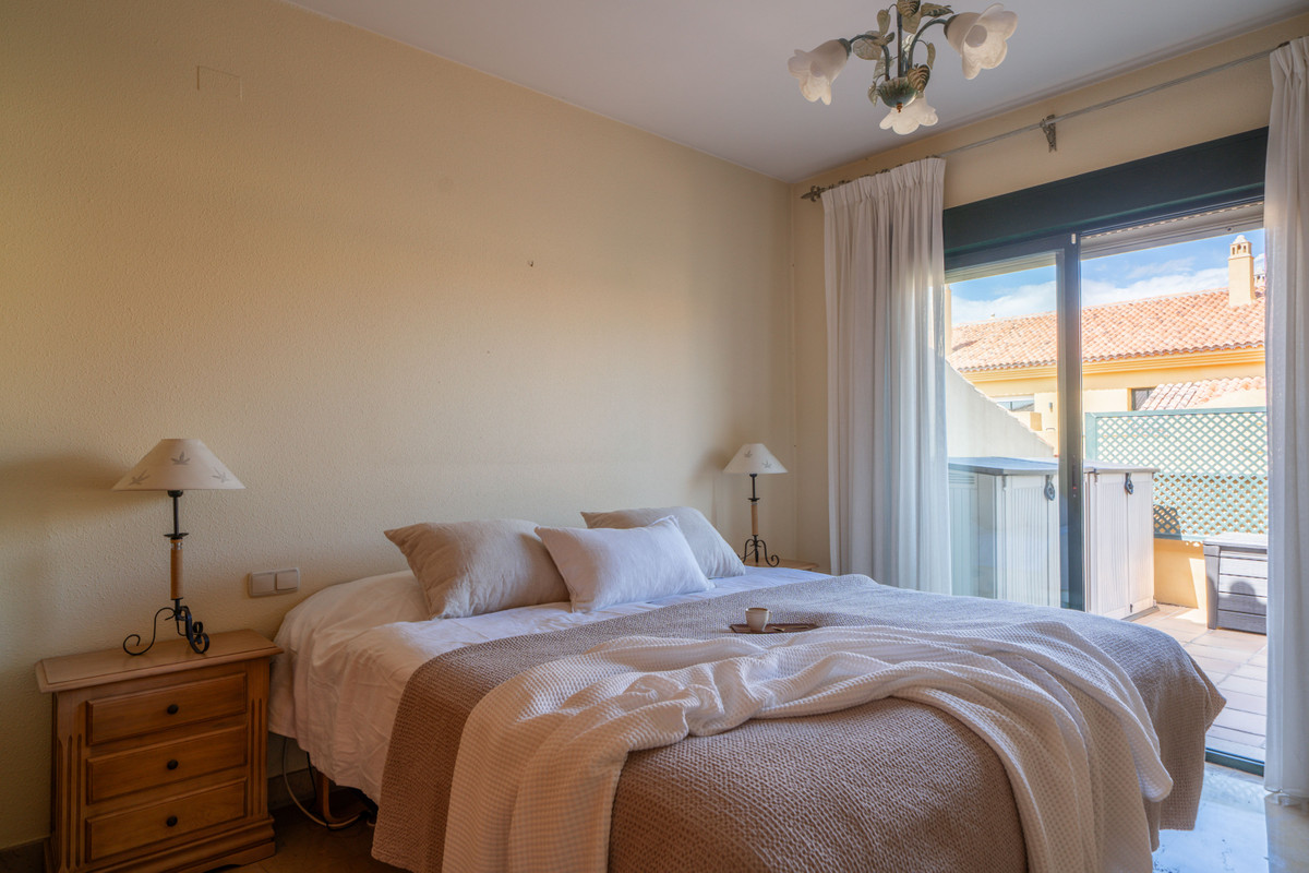 4 Bed Apartment for sale in San Pedro De Alcántara Costa Del Sol, Málaga, Spain