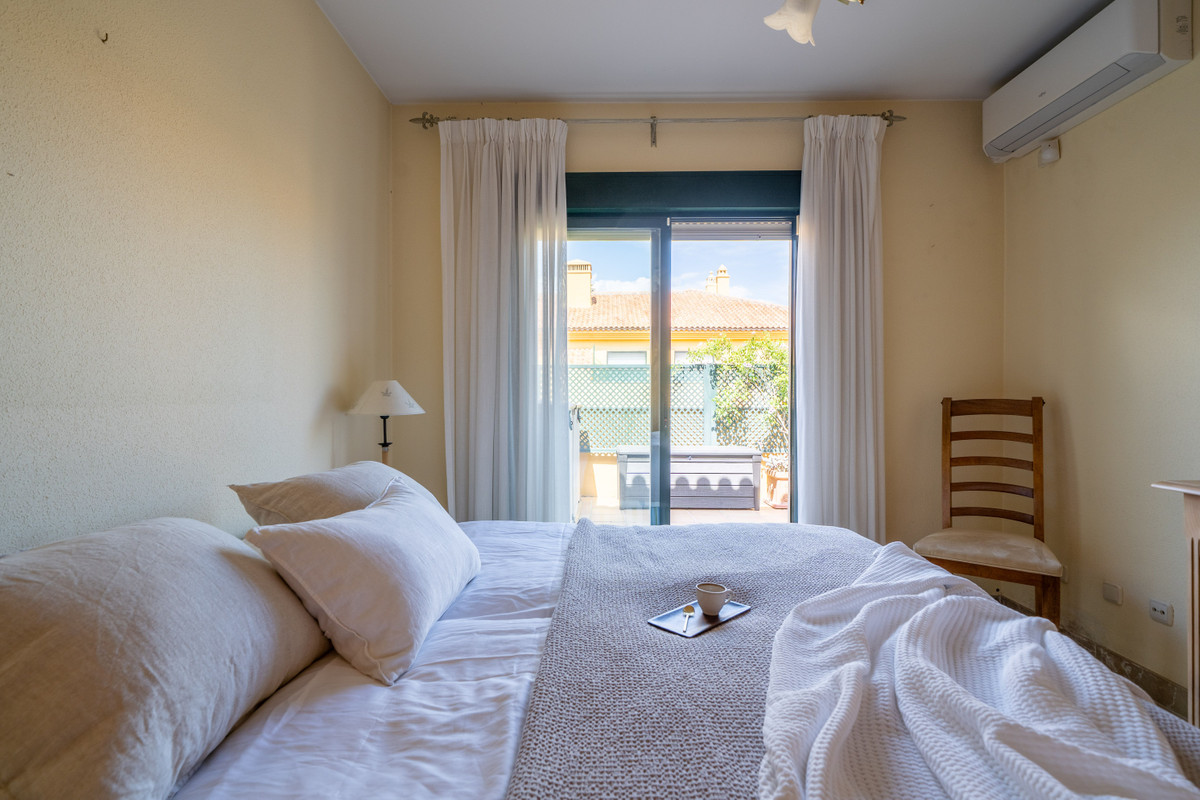4 Bed Apartment for sale in San Pedro De Alcántara Costa Del Sol, Málaga, Spain