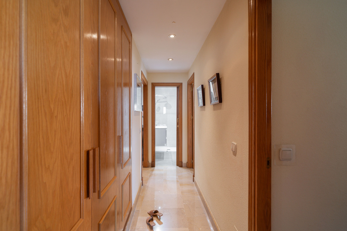4 Bed Apartment for sale in San Pedro De Alcántara Costa Del Sol, Málaga, Spain