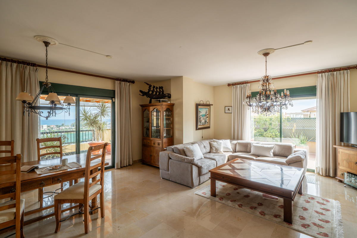 4 Bed Apartment for sale in San Pedro De Alcántara Costa Del Sol, Málaga, Spain