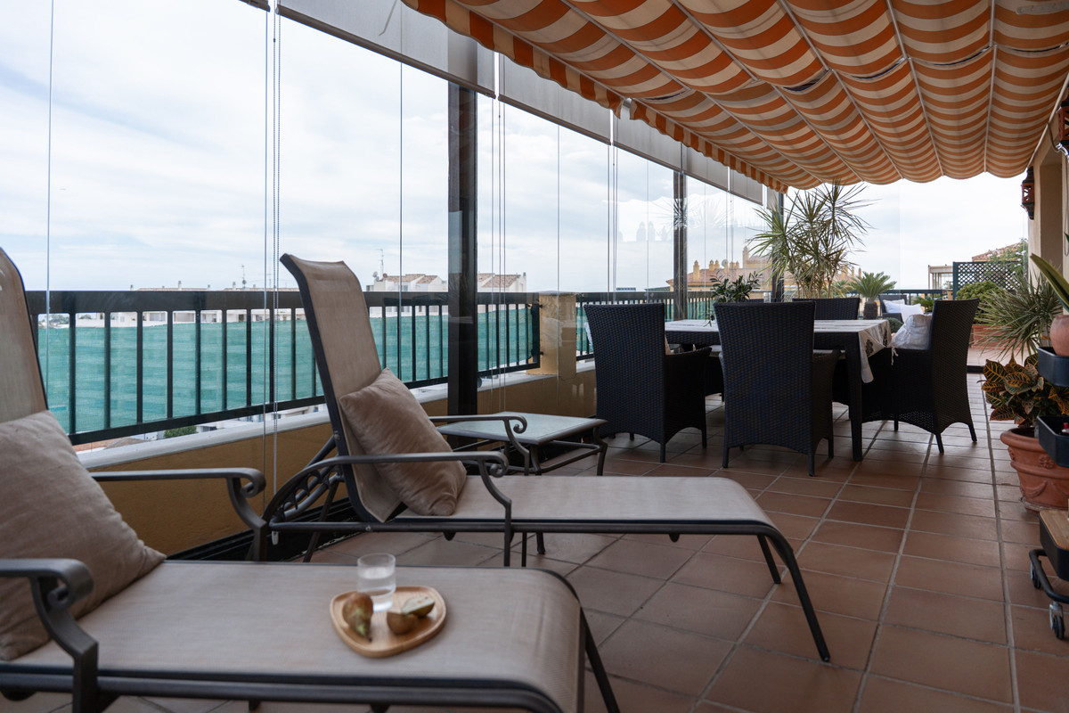 4 Bed Apartment for sale in San Pedro De Alcántara Costa Del Sol, Málaga, Spain