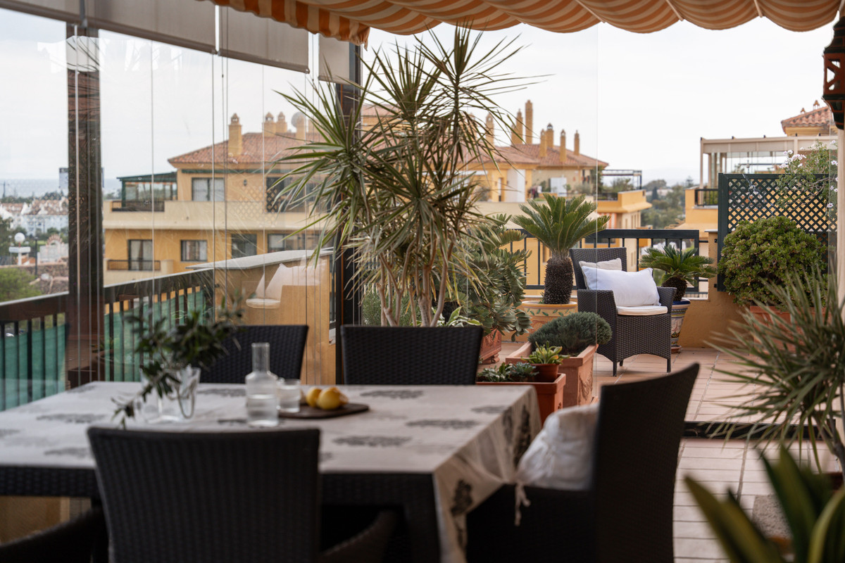 4 Bed Apartment for sale in San Pedro De Alcántara Costa Del Sol, Málaga, Spain