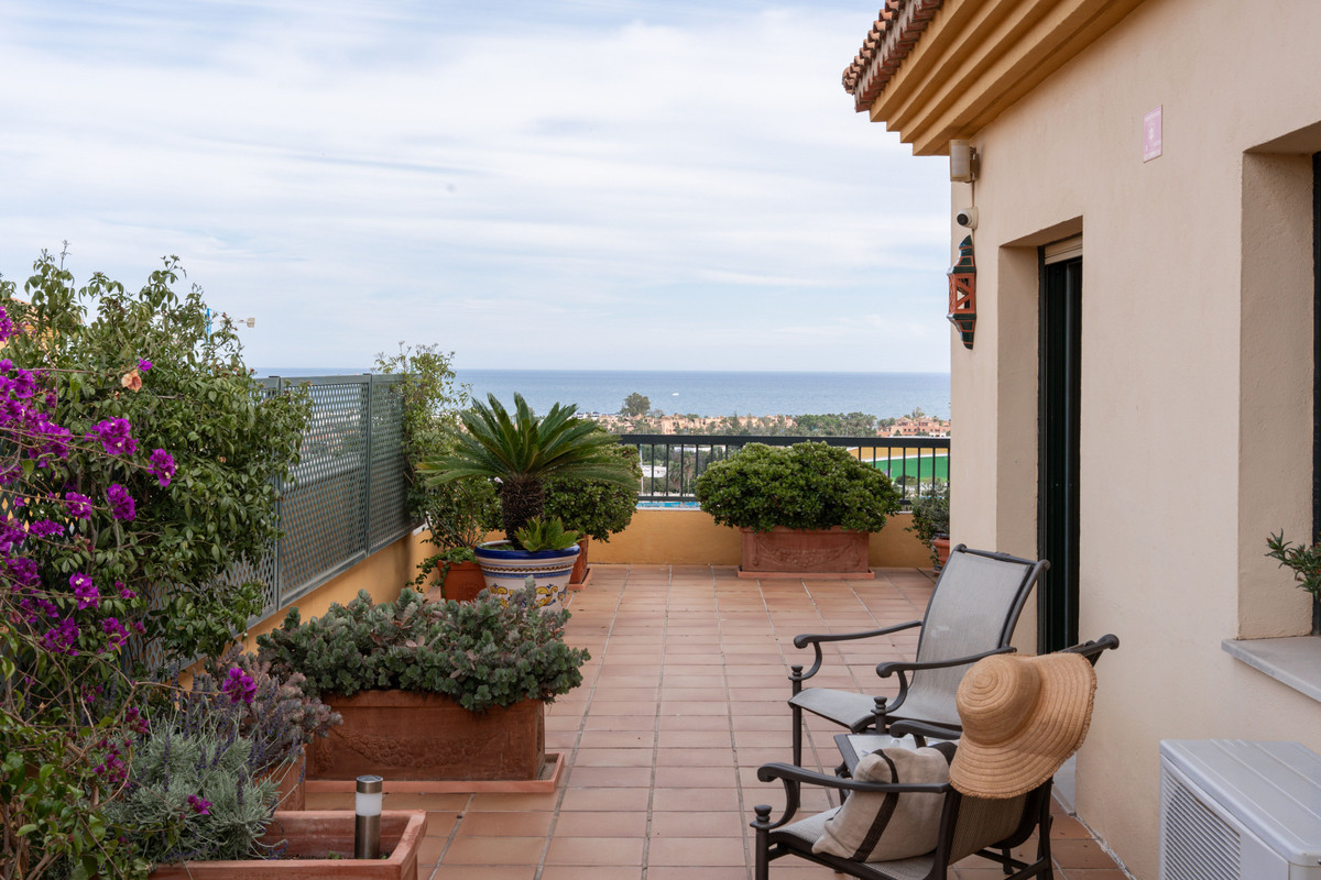 4 Bed Apartment for sale in San Pedro De Alcántara Costa Del Sol, Málaga, Spain