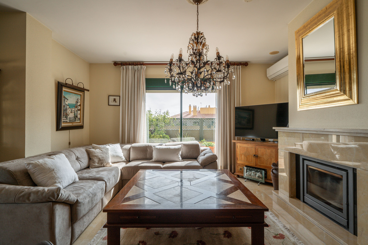 4 Bed Apartment for sale in San Pedro De Alcántara Costa Del Sol, Málaga, Spain