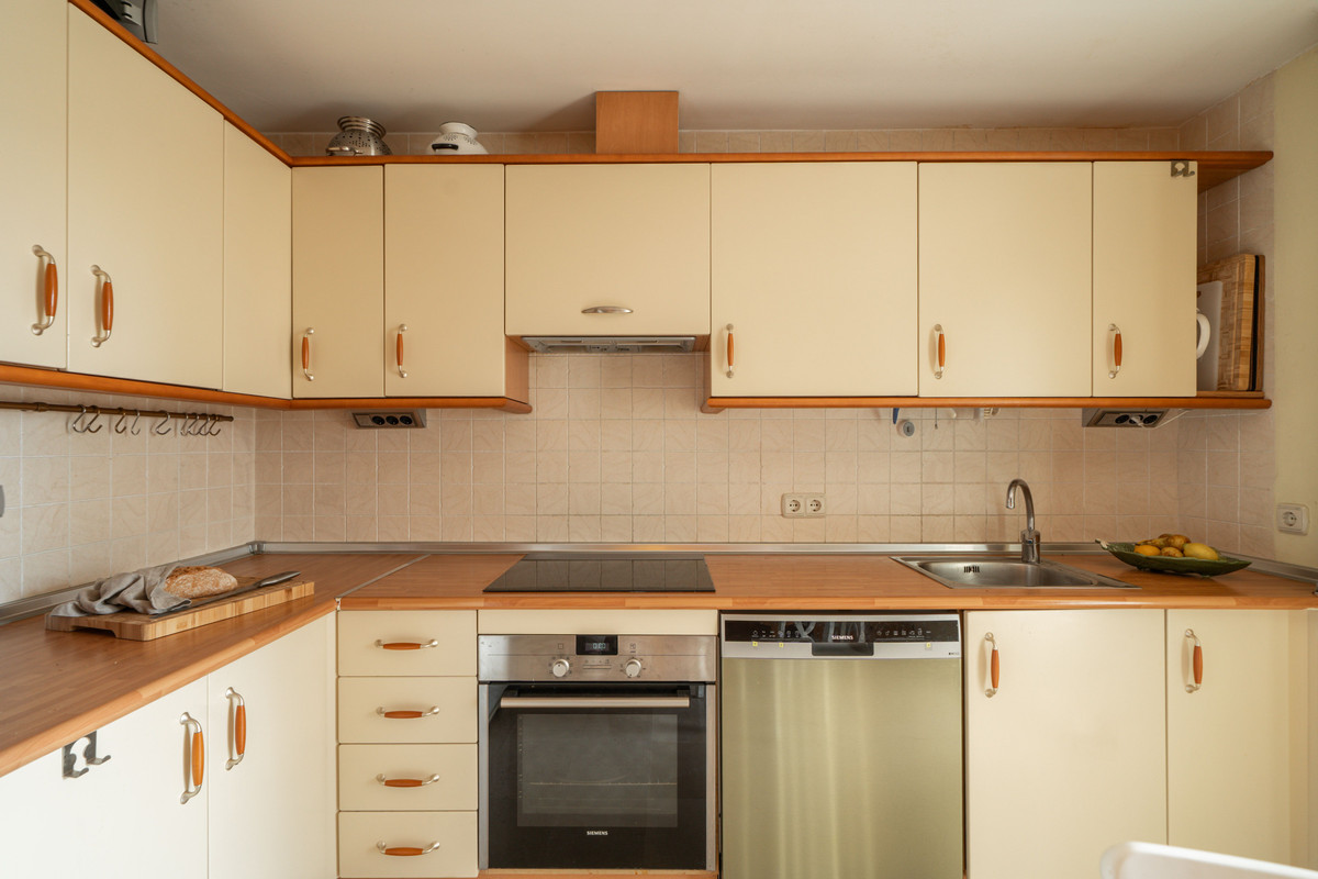 4 Bed Apartment for sale in San Pedro De Alcántara Costa Del Sol, Málaga, Spain