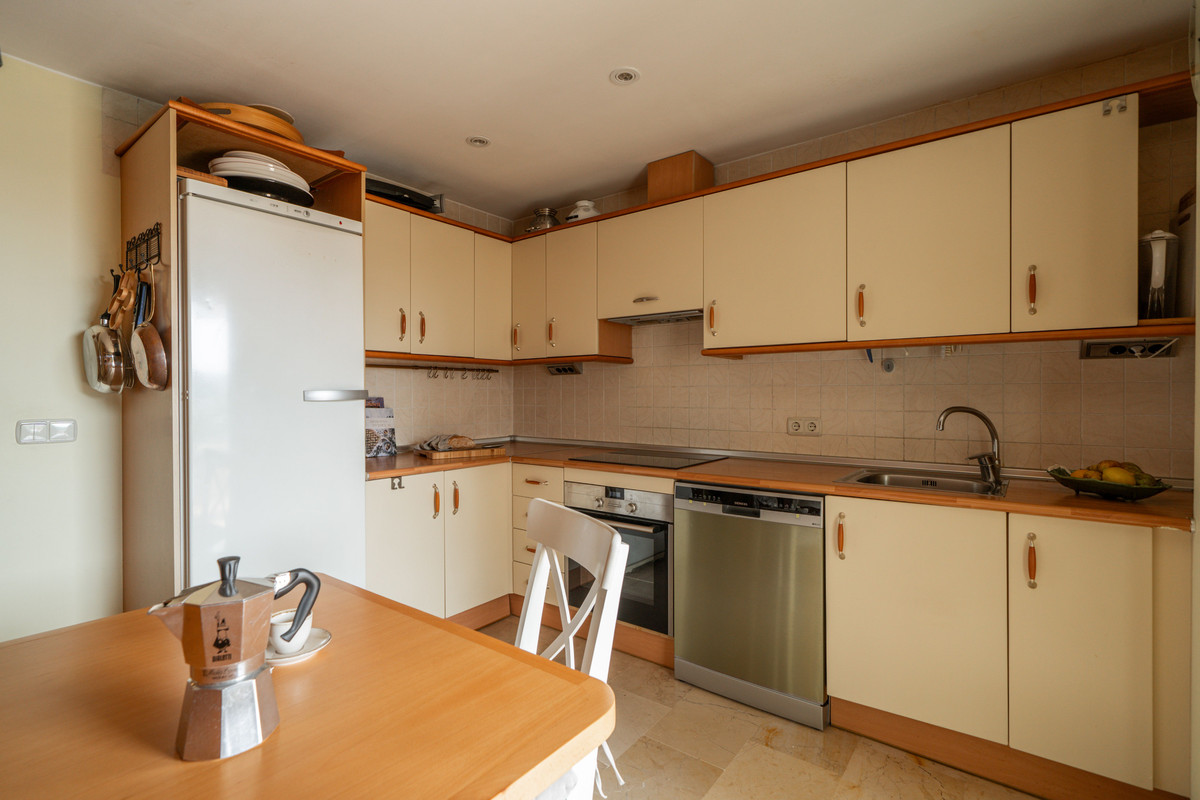 4 Bed Apartment for sale in San Pedro De Alcántara Costa Del Sol, Málaga, Spain
