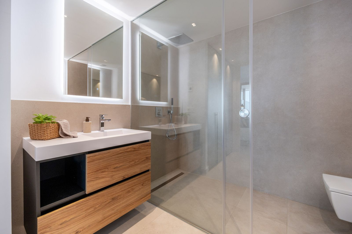 Se vende Apartamento Planta Baja de 2 dormitorios en Costa Del Sol, Málaga, España