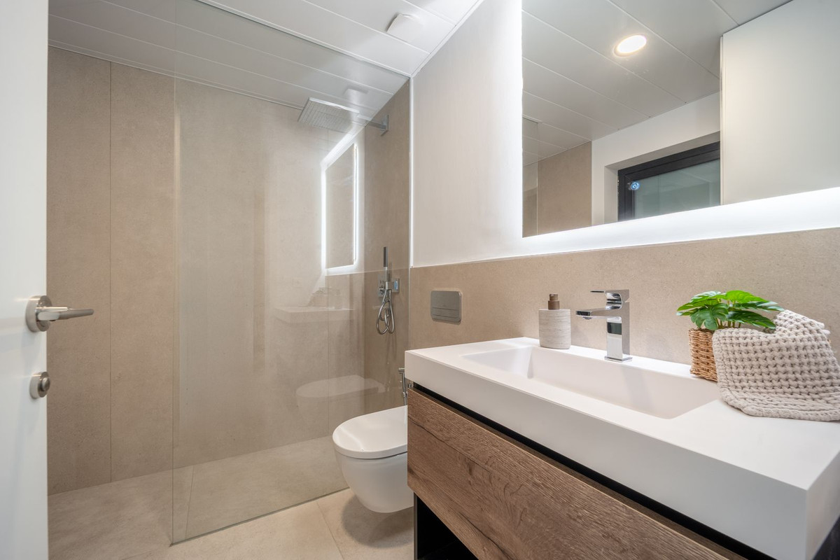 Se vende Apartamento Planta Baja de 2 dormitorios en Costa Del Sol, Málaga, España