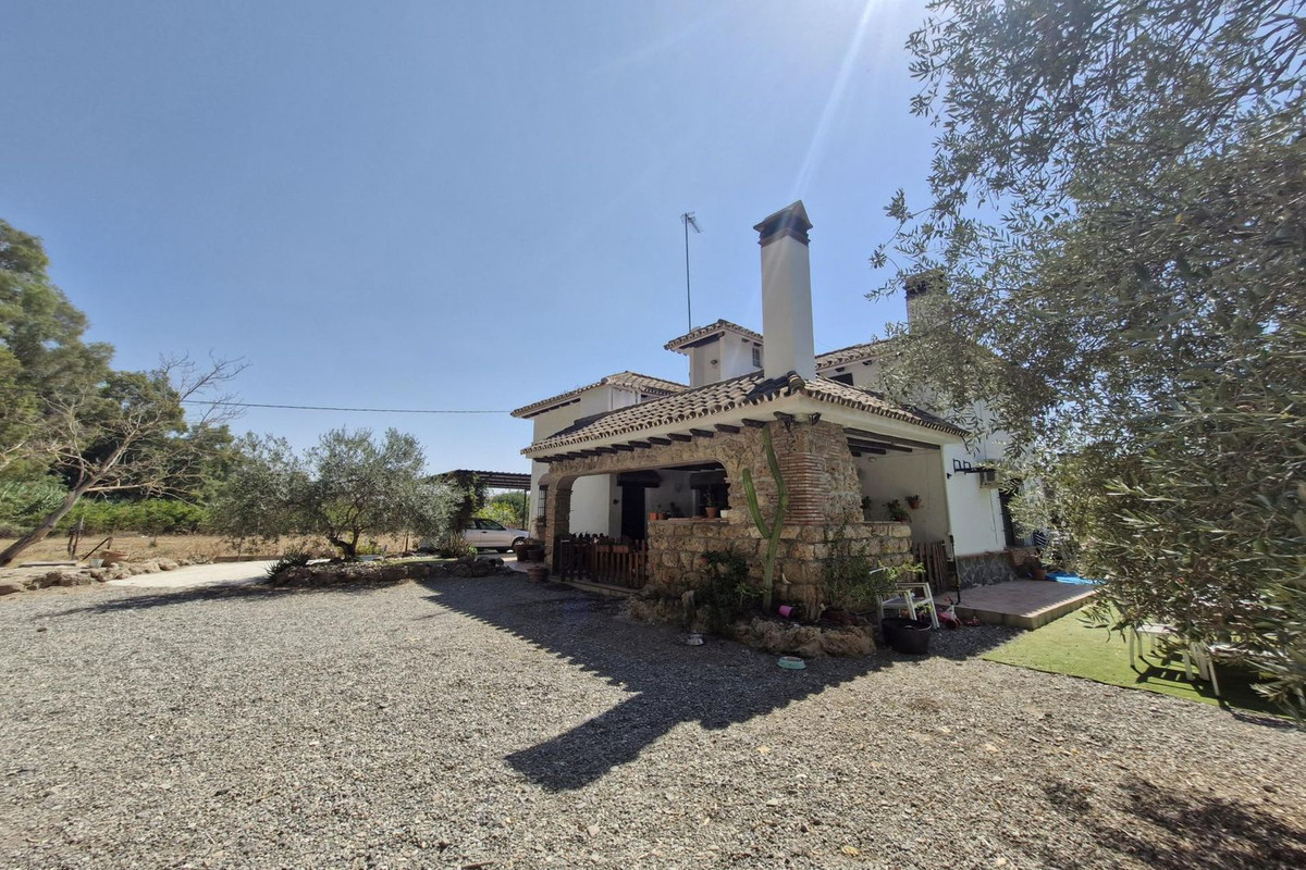 Se vende Finca - Cortijo de 4 dormitorios en Costa Del Sol, Málaga, España