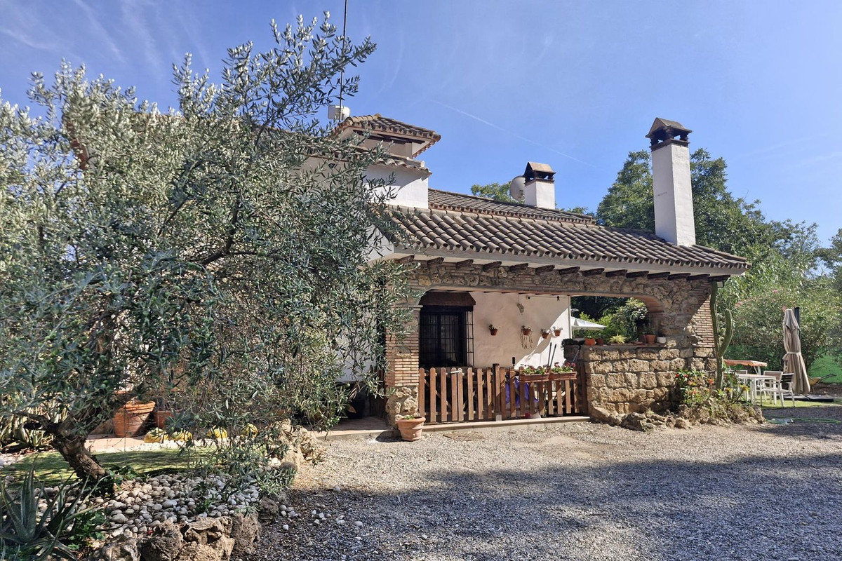 Se vende Finca - Cortijo de 4 dormitorios en Costa Del Sol, Málaga, España