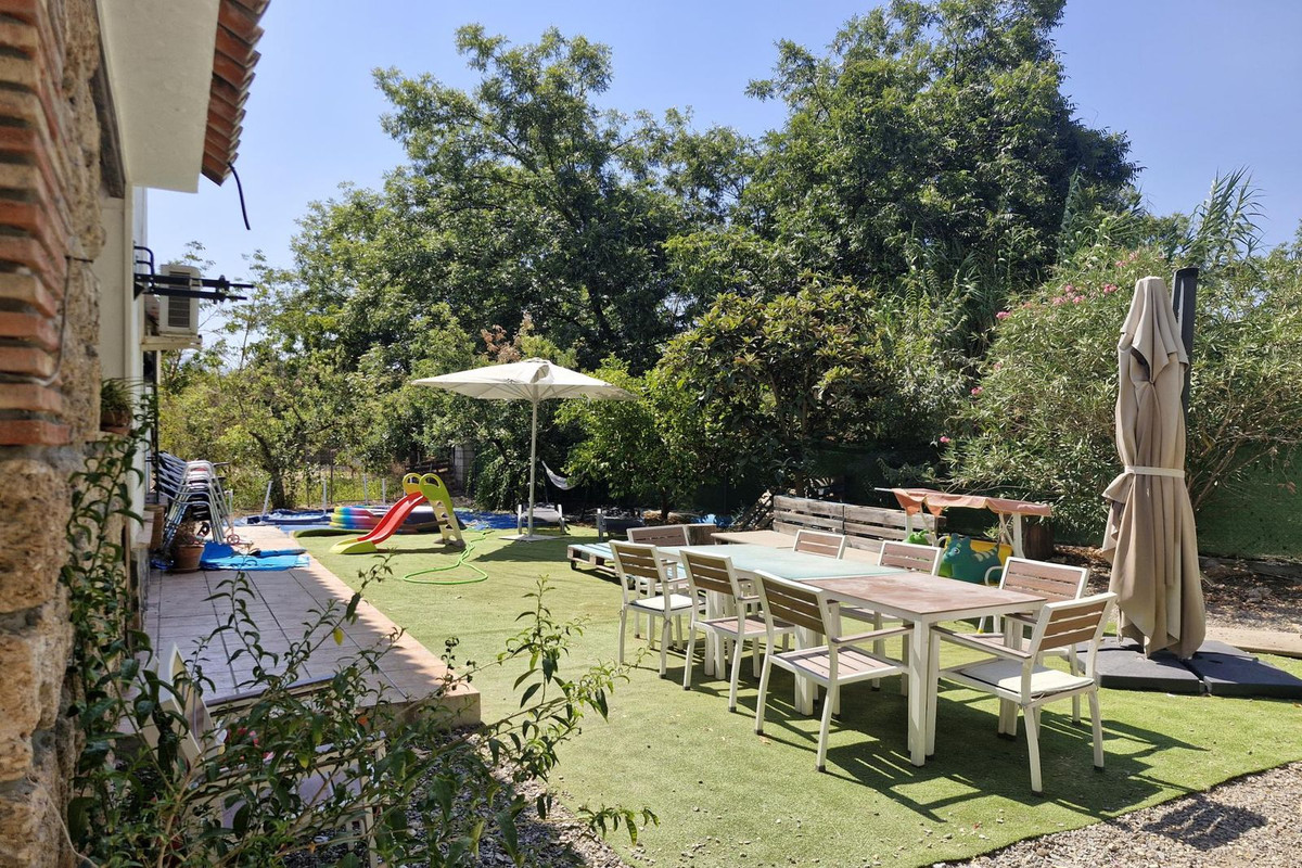 Se vende Finca - Cortijo de 4 dormitorios en Costa Del Sol, Málaga, España
