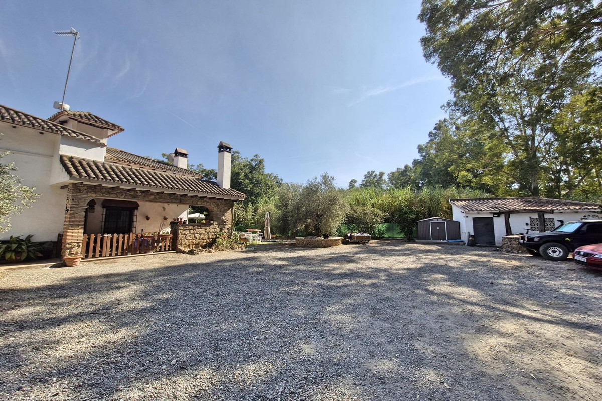 Se vende Finca - Cortijo de 4 dormitorios en Costa Del Sol, Málaga, España