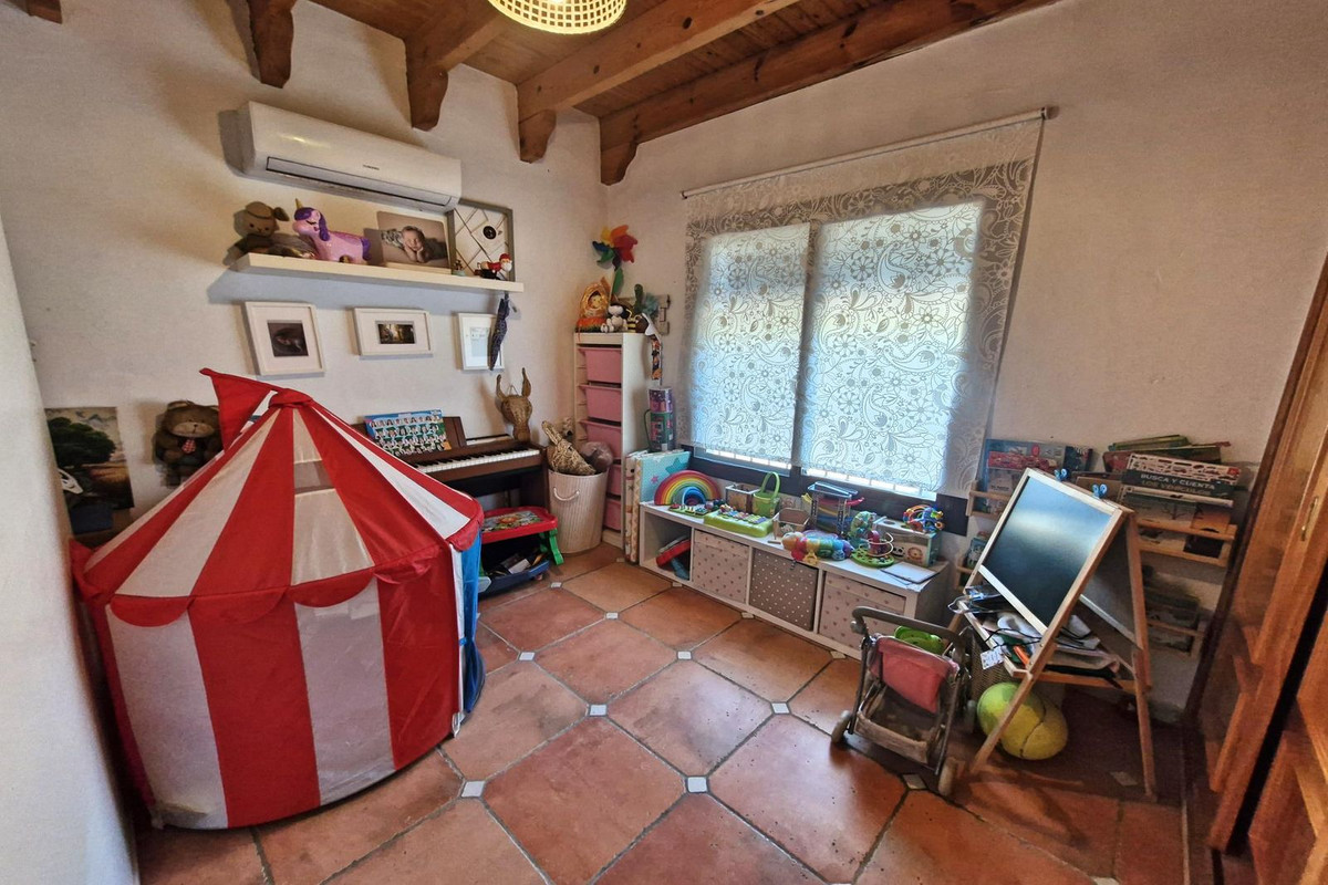 Se vende Finca - Cortijo de 4 dormitorios en Costa Del Sol, Málaga, España