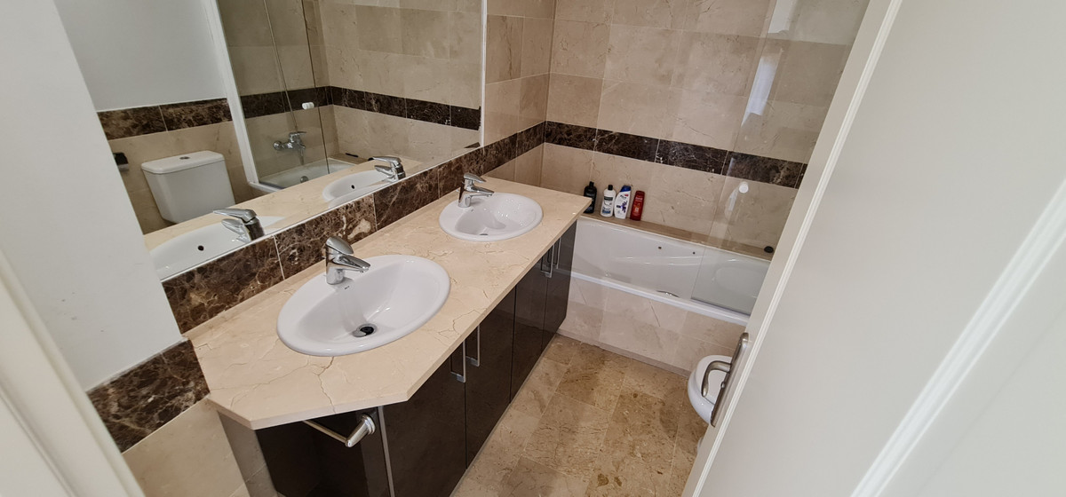 2 Bed Apartment for sale in Calahonda Costa Del Sol, Málaga, Spain