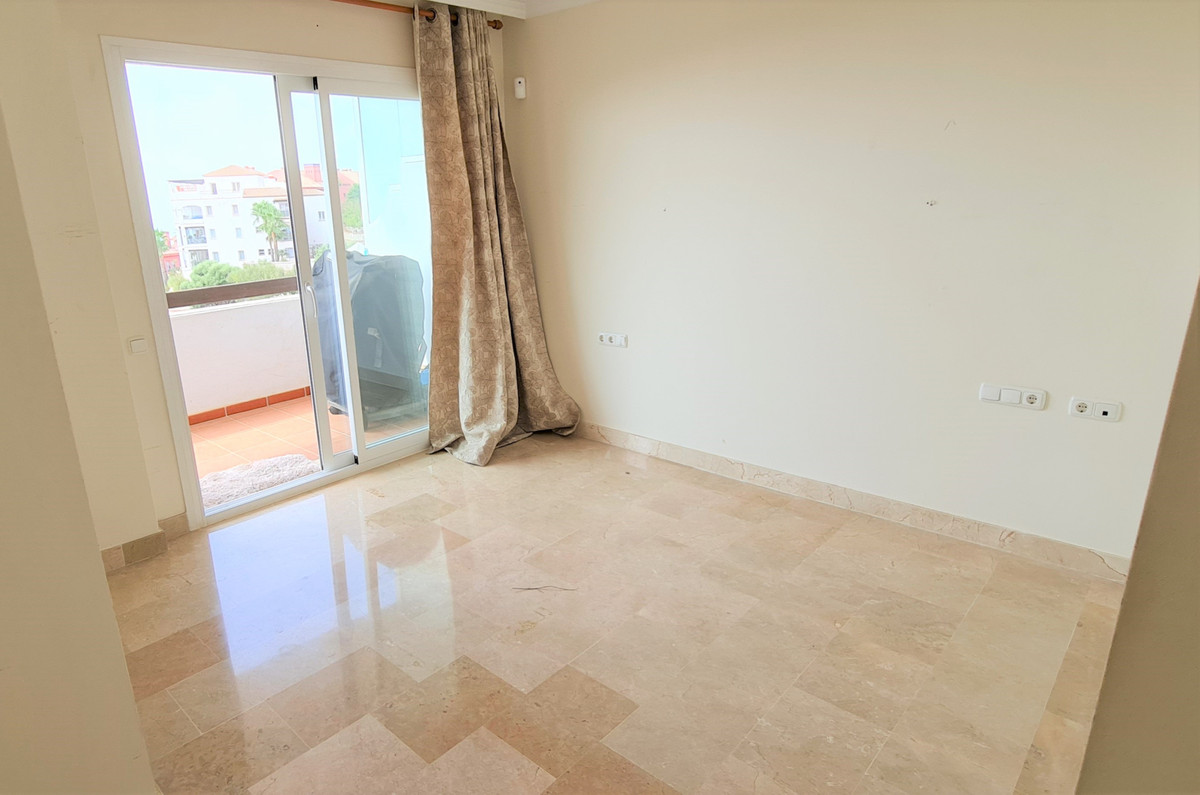 2 Bed Apartment for sale in Calahonda Costa Del Sol, Málaga, Spain