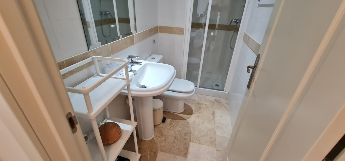 2 Bed Apartment for sale in Calahonda Costa Del Sol, Málaga, Spain