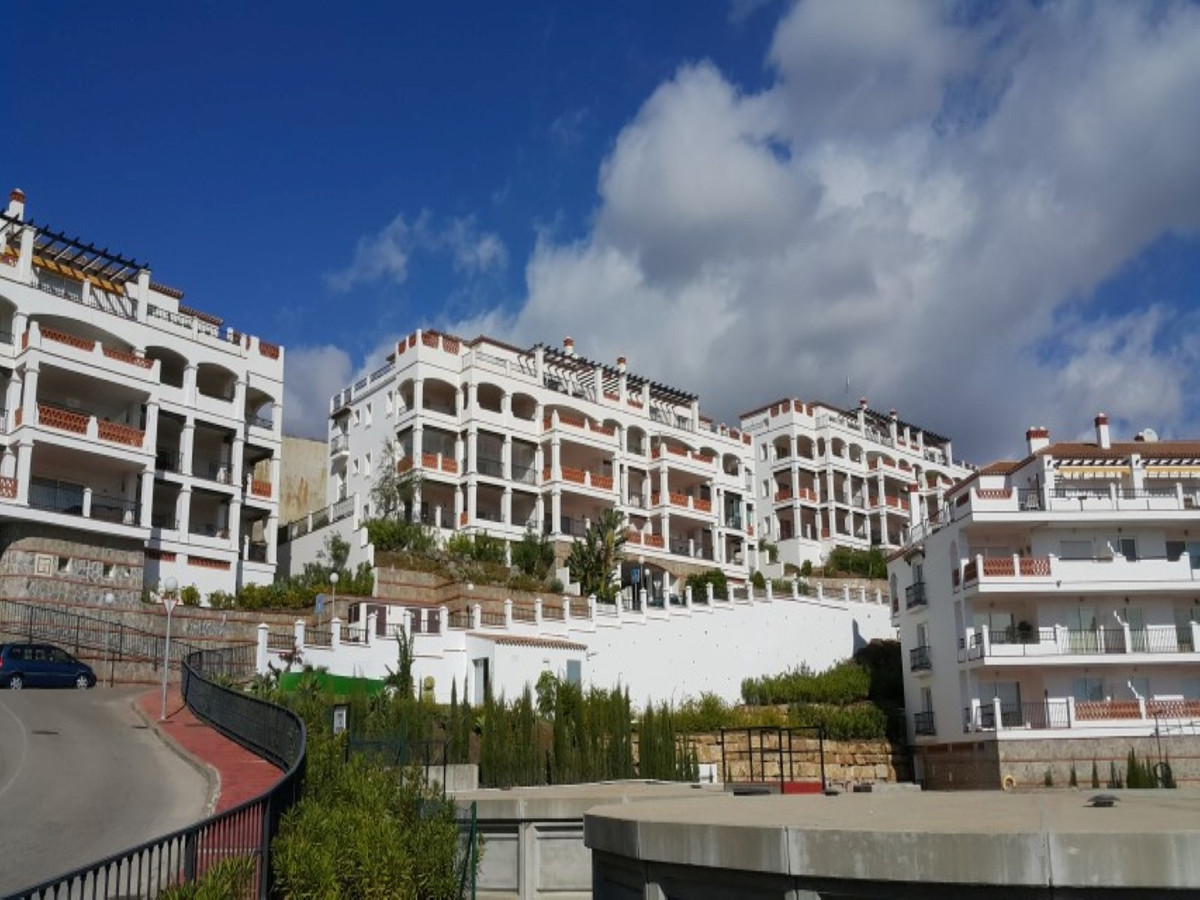 2 Bed Apartment for sale in Calahonda Costa Del Sol, Málaga, Spain