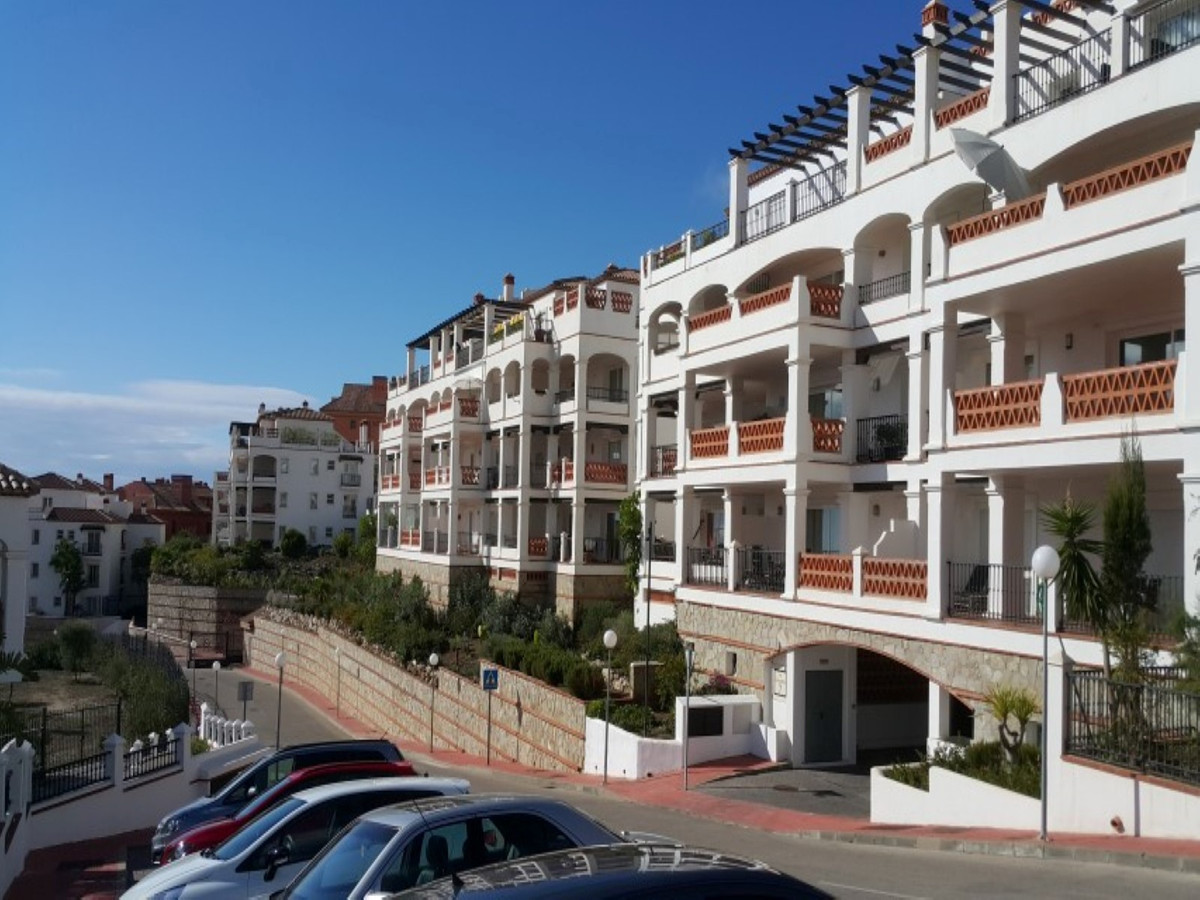 2 Bed Apartment for sale in Calahonda Costa Del Sol, Málaga, Spain