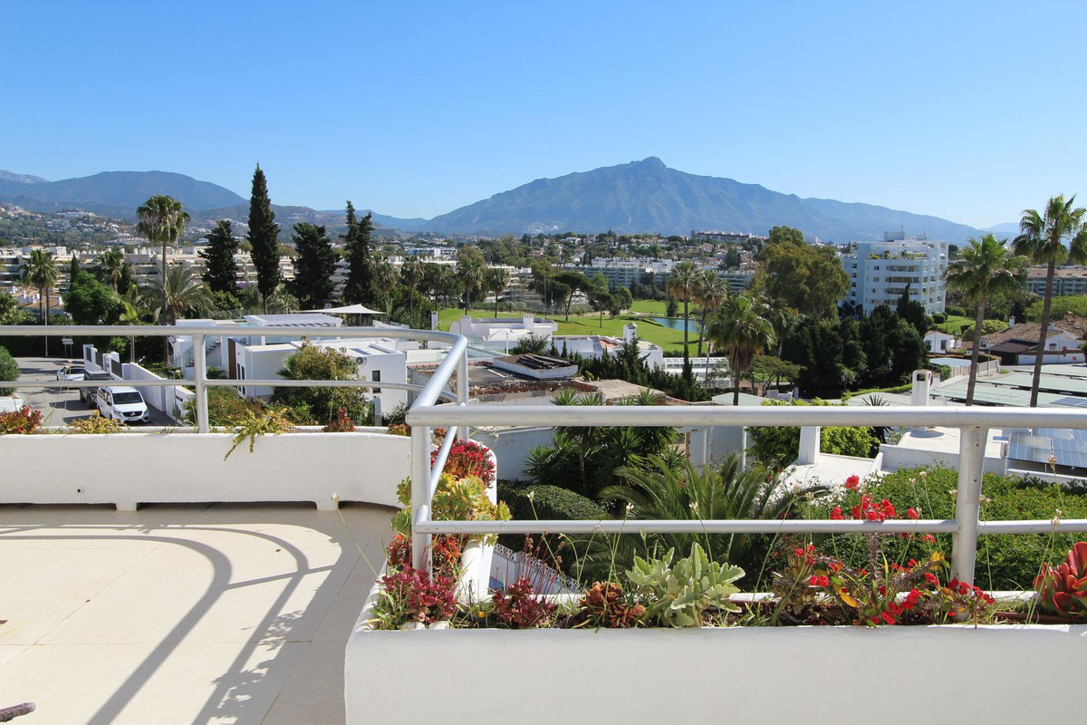 3 Bed Apartment for sale in Guadalmina Alta Costa Del Sol, Málaga, Spain