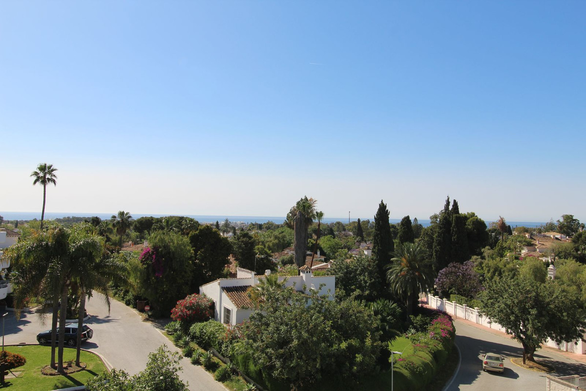 3 Bed Apartment for sale in Guadalmina Alta Costa Del Sol, Málaga, Spain