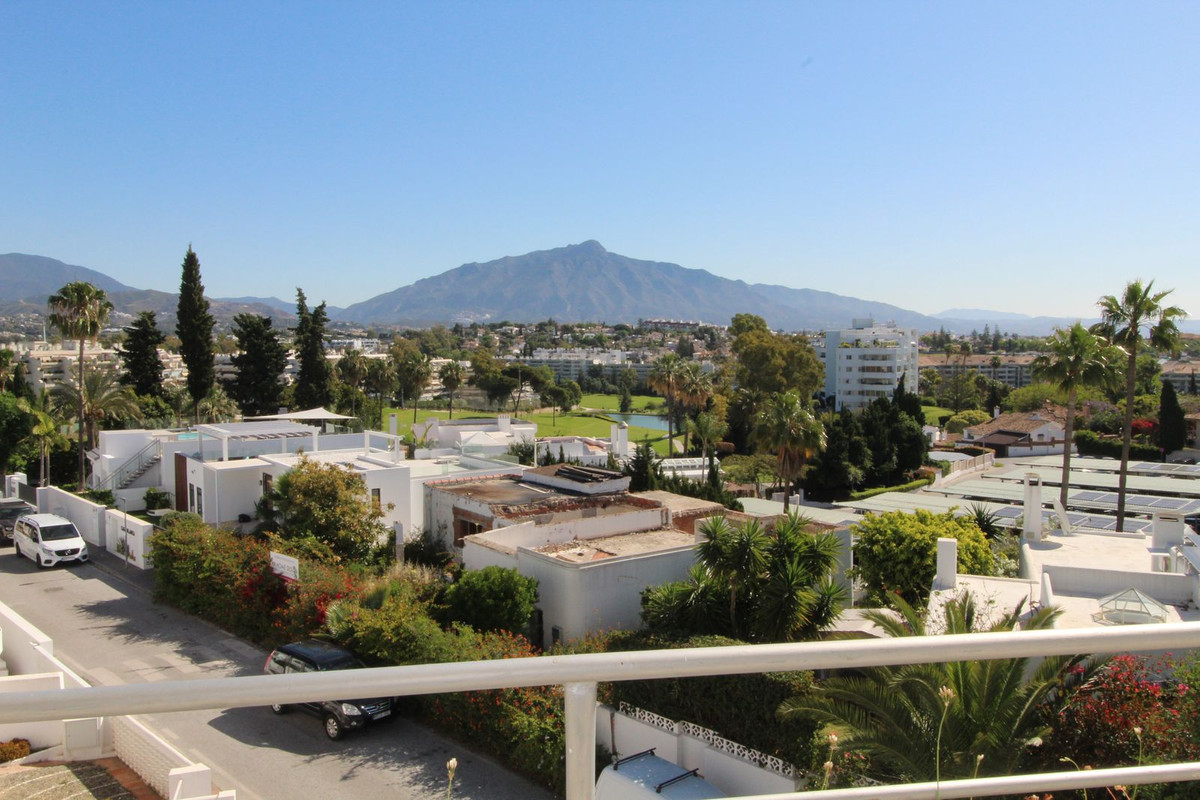 3 Bed Apartment for sale in Guadalmina Alta Costa Del Sol, Málaga, Spain