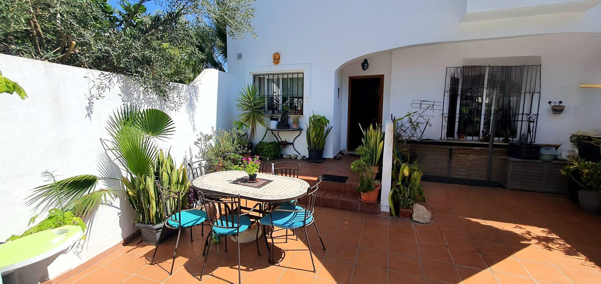 4 Bed Townhouse for sale in Fuengirola Costa Del Sol, Málaga, Spain