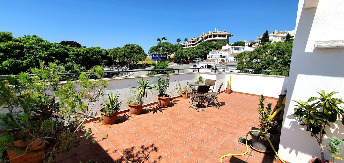 4 Bed Townhouse for sale in Fuengirola Costa Del Sol, Málaga, Spain