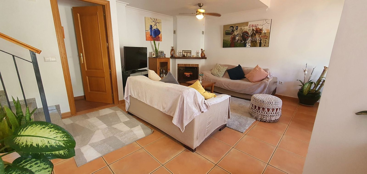 4 Bed Townhouse for sale in Fuengirola Costa Del Sol, Málaga, Spain