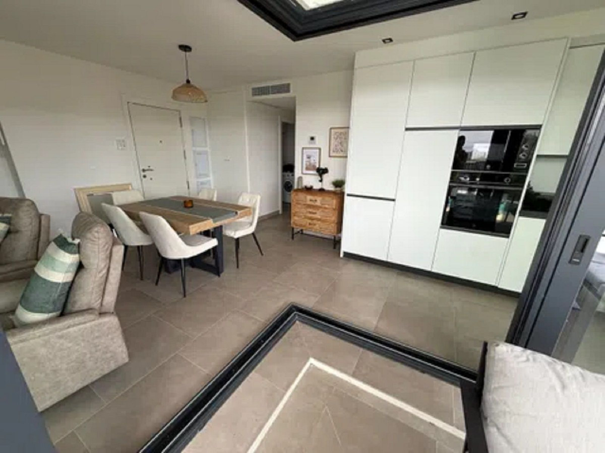 Se vende Apartamento Planta Media de 3 dormitorios en Costa Del Sol, Málaga, España
