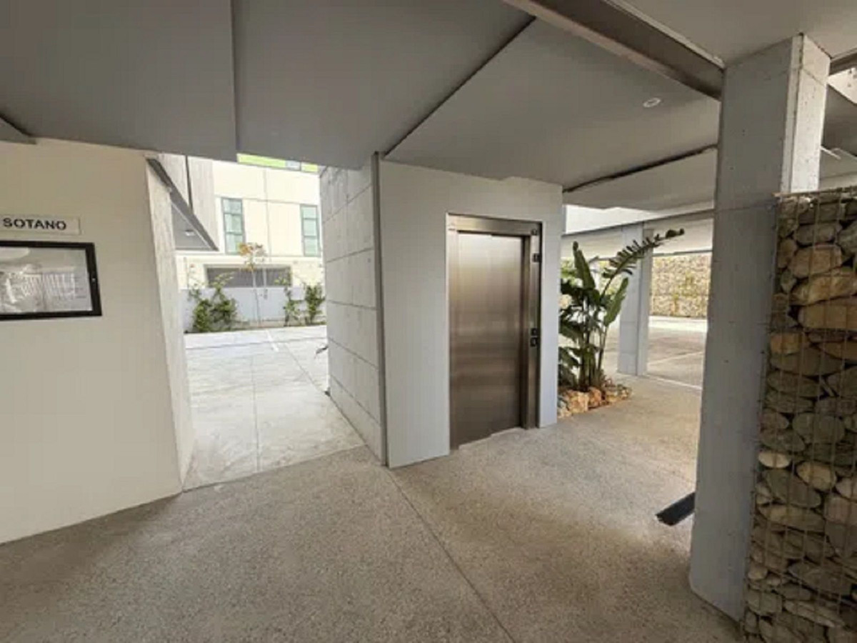 Se vende Apartamento Planta Media de 3 dormitorios en Costa Del Sol, Málaga, España