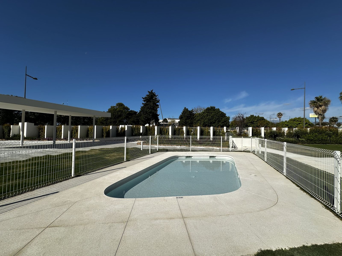 3 Bed Apartment for sale in San Pedro De Alcántara Costa Del Sol, Málaga, Spain