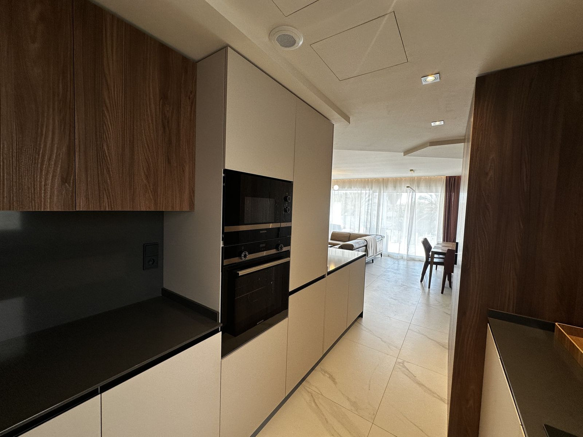3 Bed Apartment for sale in San Pedro De Alcántara Costa Del Sol, Málaga, Spain