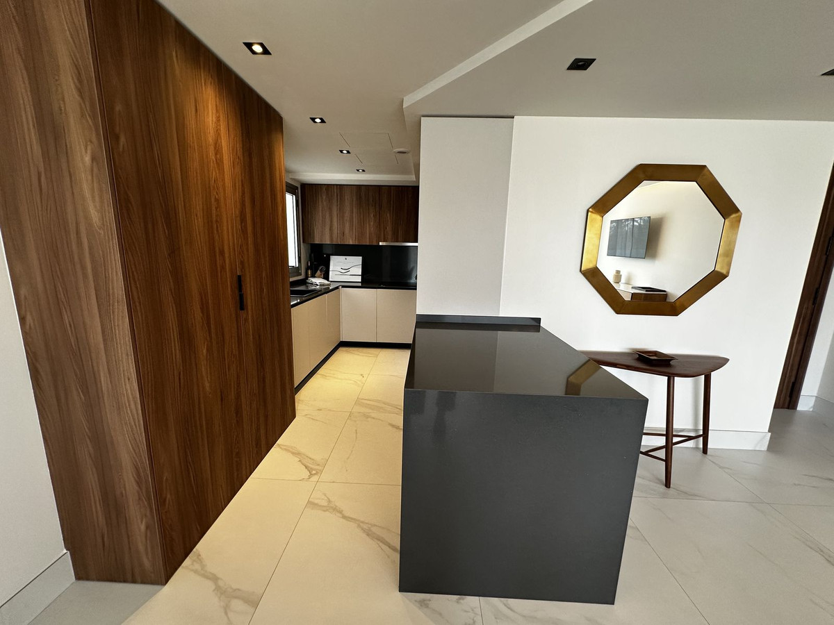 3 Bed Apartment for sale in San Pedro De Alcántara Costa Del Sol, Málaga, Spain