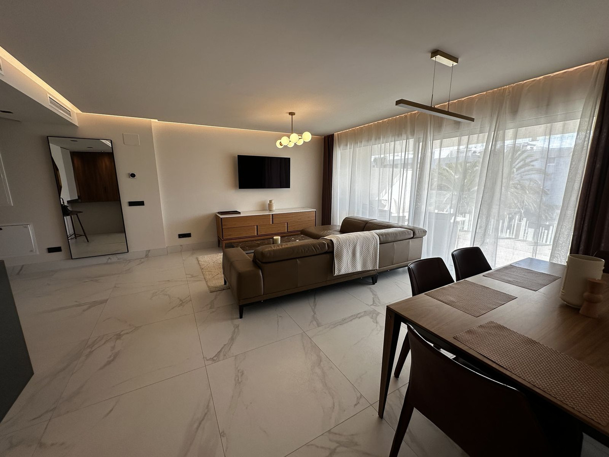 3 Bed Apartment for sale in San Pedro De Alcántara Costa Del Sol, Málaga, Spain