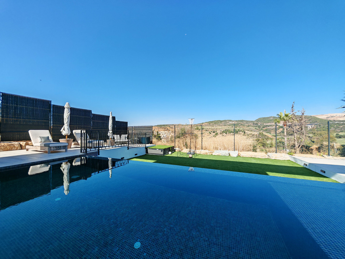 4 Bed Townhouse for sale in Estepona Costa Del Sol, Málaga, Spain