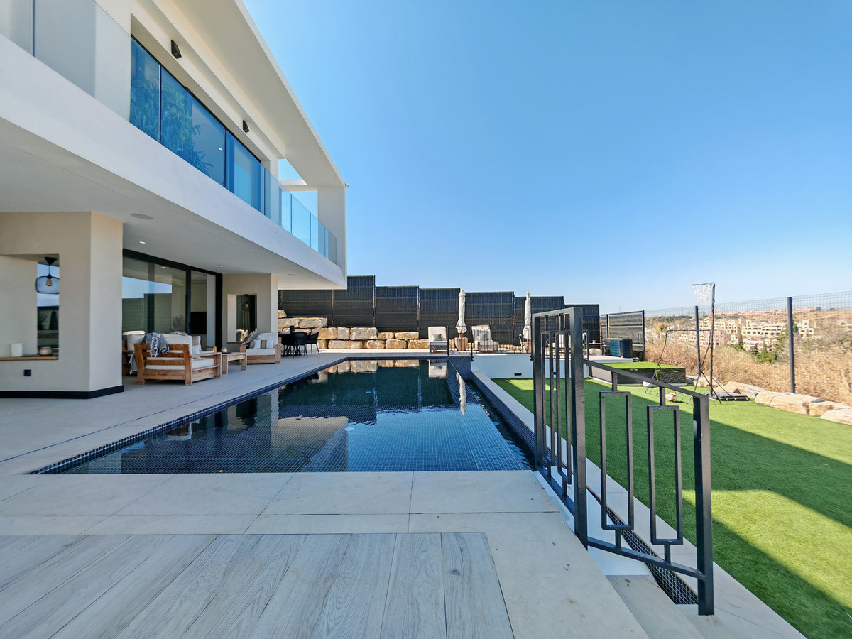 4 Bed Townhouse for sale in Estepona Costa Del Sol, Málaga, Spain