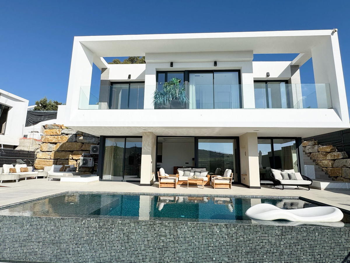 4 Bed Townhouse for sale in Estepona Costa Del Sol, Málaga, Spain