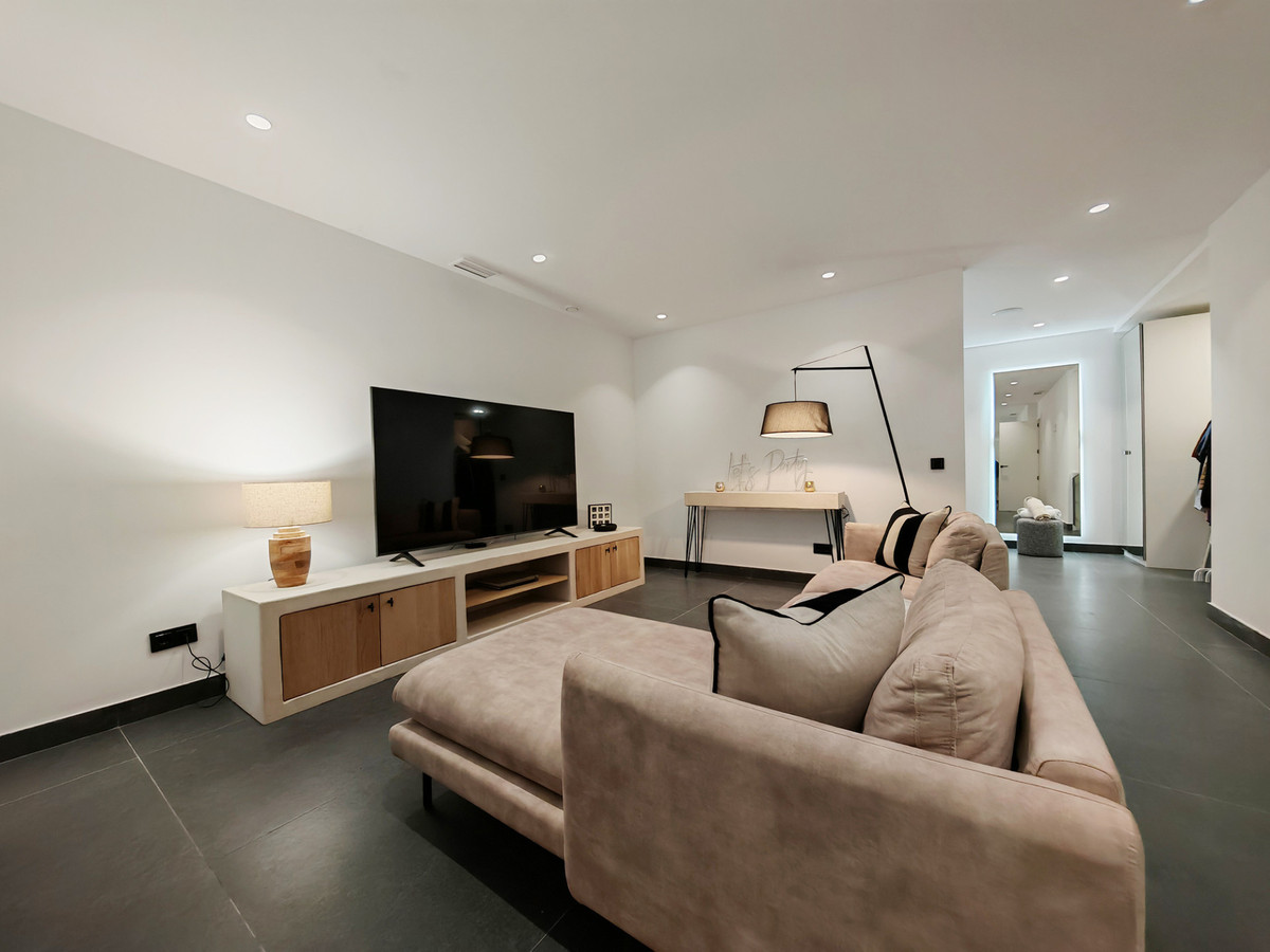 4 Bed Townhouse for sale in Estepona Costa Del Sol, Málaga, Spain