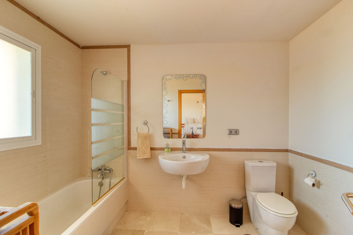 Se vende Adosada de 4 dormitorios en Costa Del Sol, Málaga, España