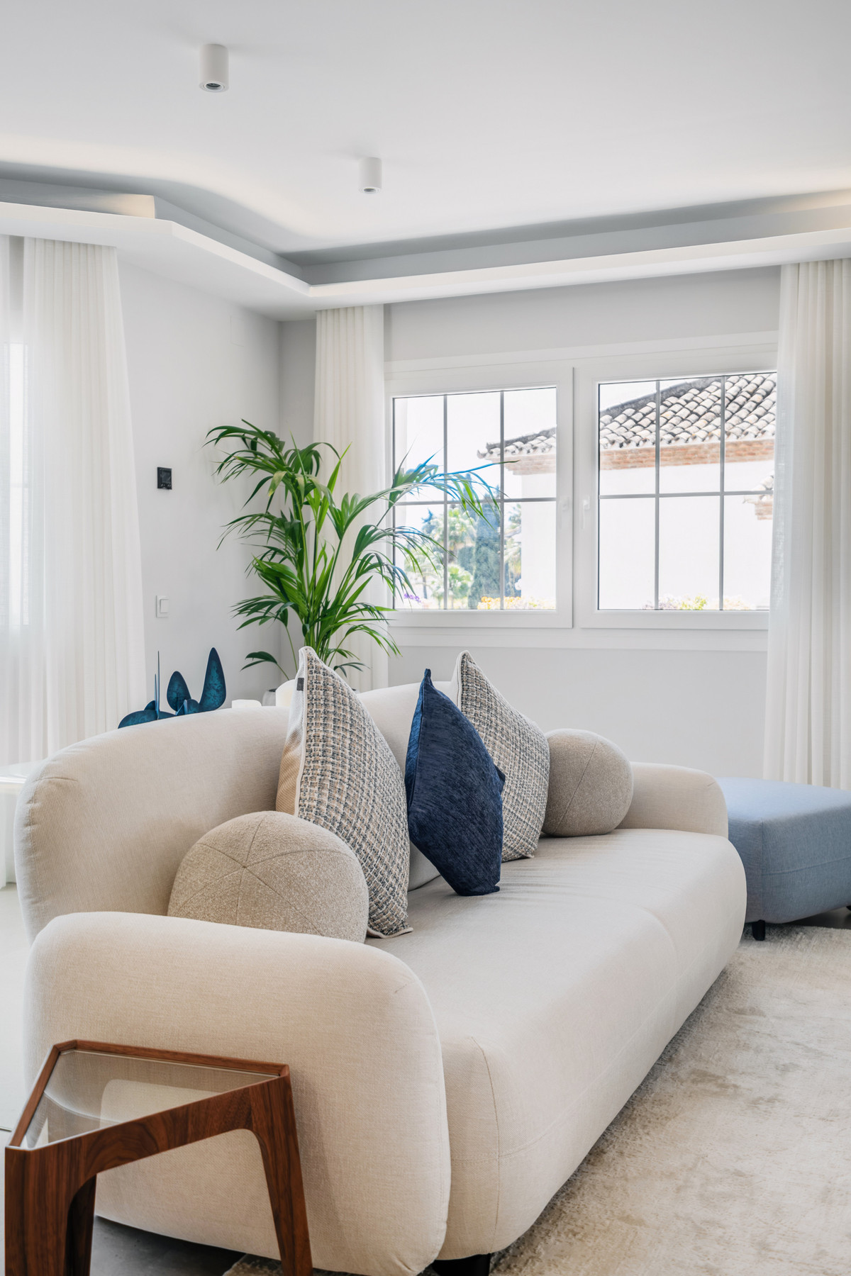 5 Bed Apartment for sale in Nueva Andalucía Costa Del Sol, Málaga, Spain